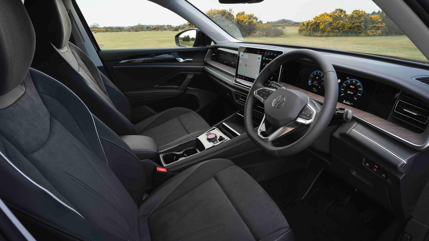 Volkswagen Tayron interior wide view