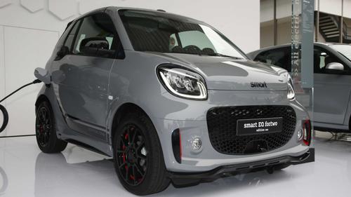 Smart EQ Fortwo in grey