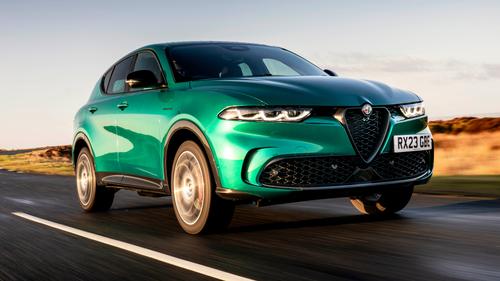 Alfa Romeo Tonale driving