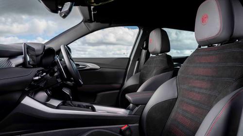 Alfa Romeo Tonale front seats