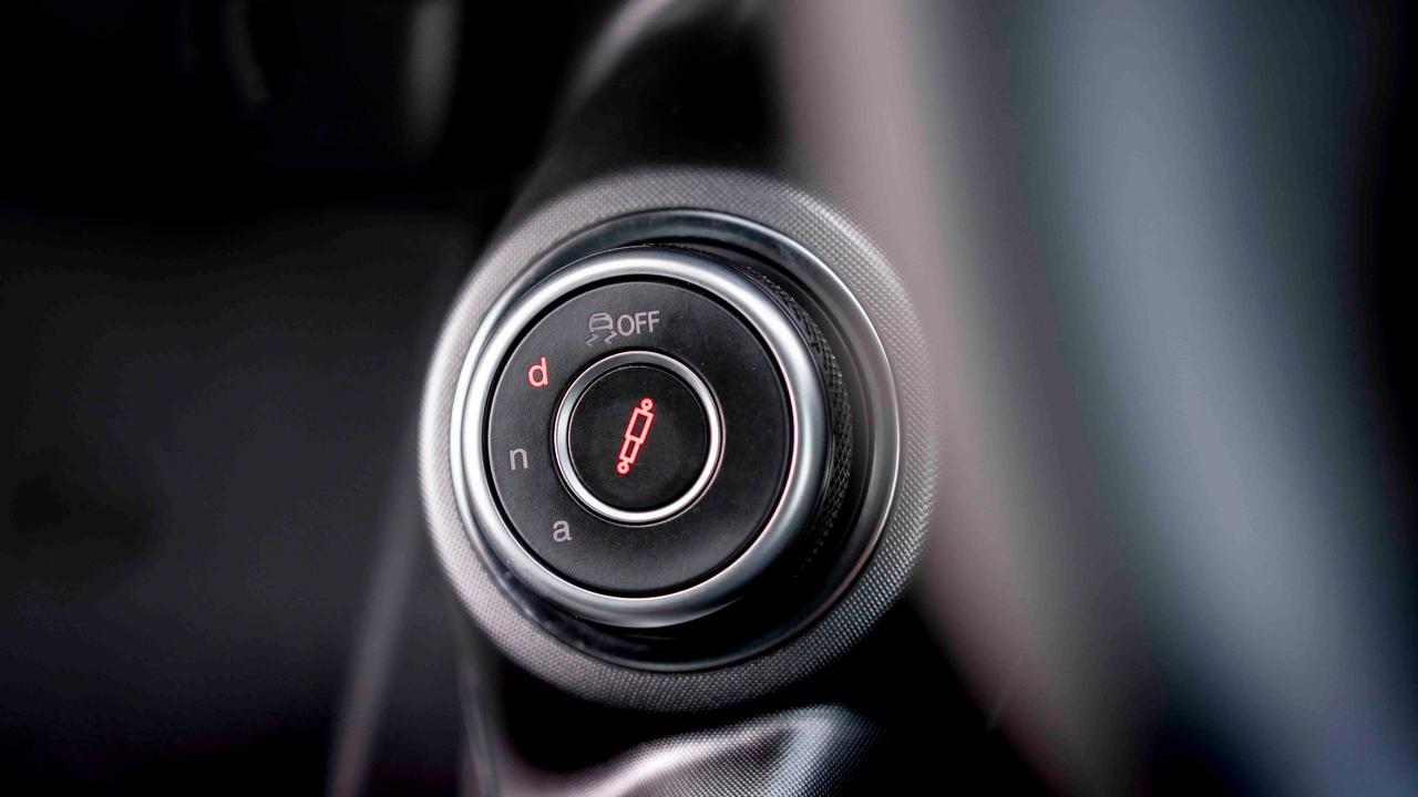 Alfa Romeo Tonale DNA drive mode switch