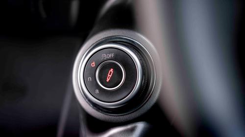 Alfa Romeo Tonale DNA drive mode switch