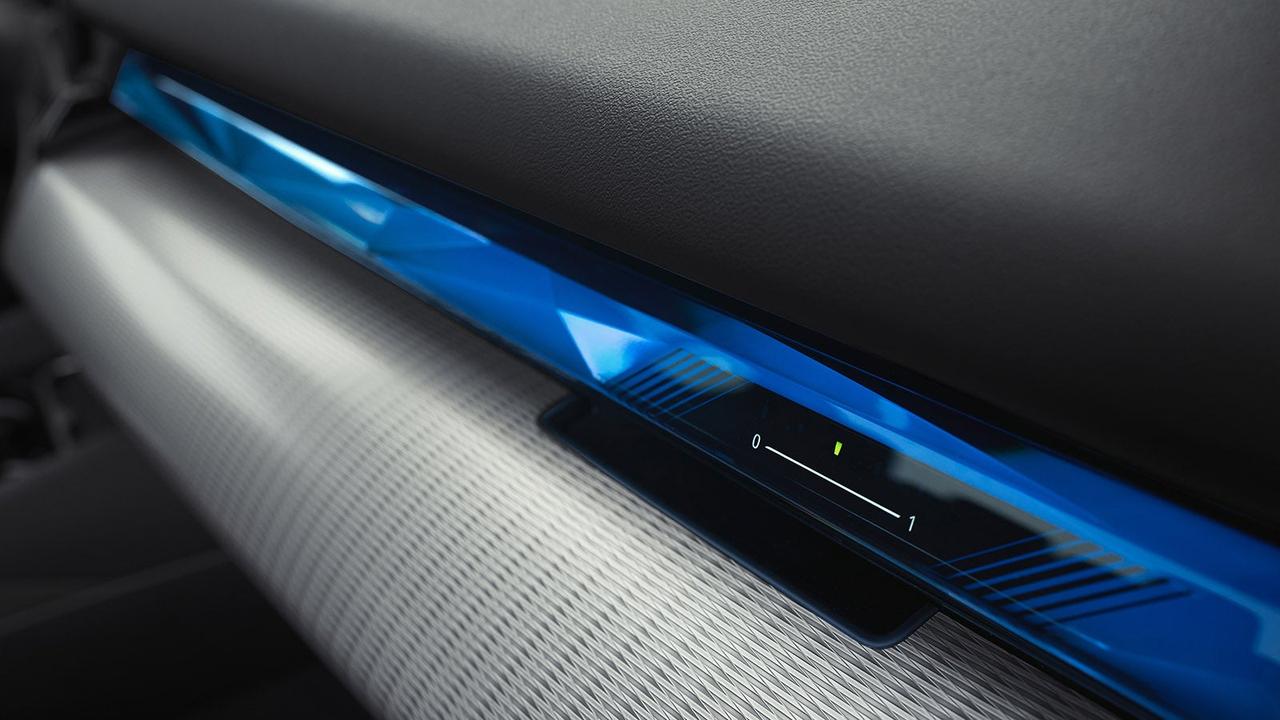 BMW i5 review ambient lighting