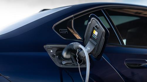 BMW i5 review charging