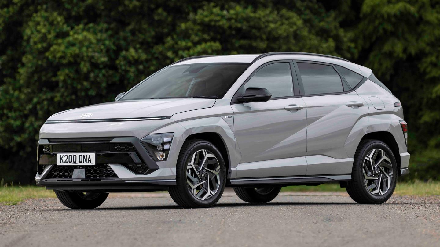 Hyundai Kona front/side view