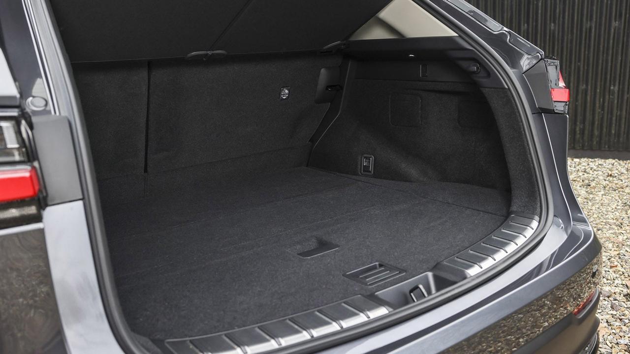 Lexus NX review boot space