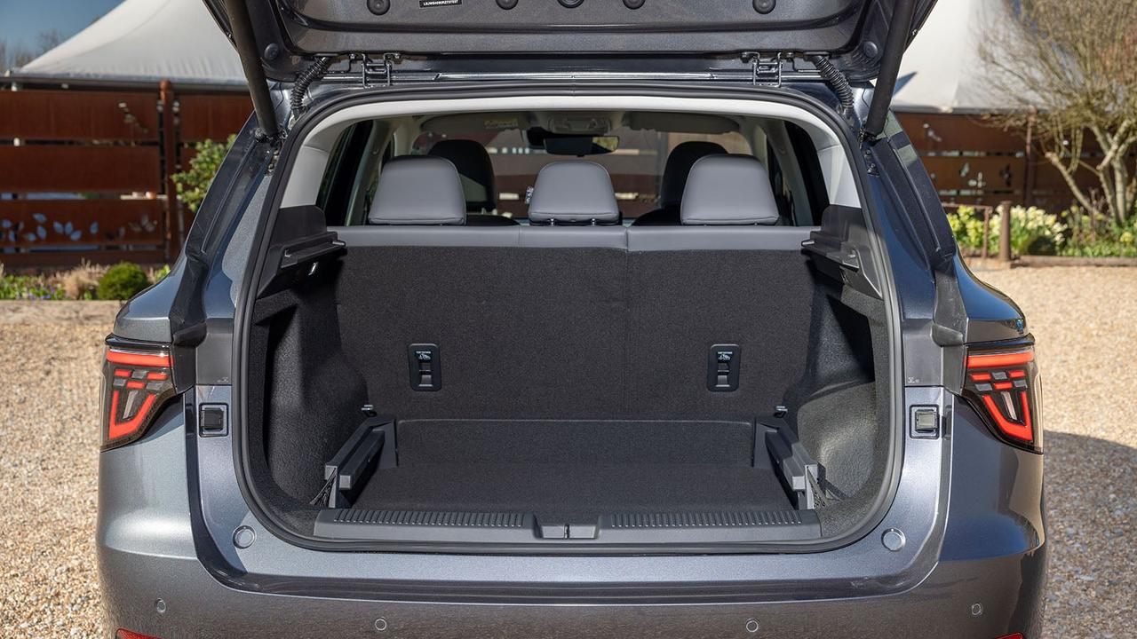 MGS5 EV review boot space