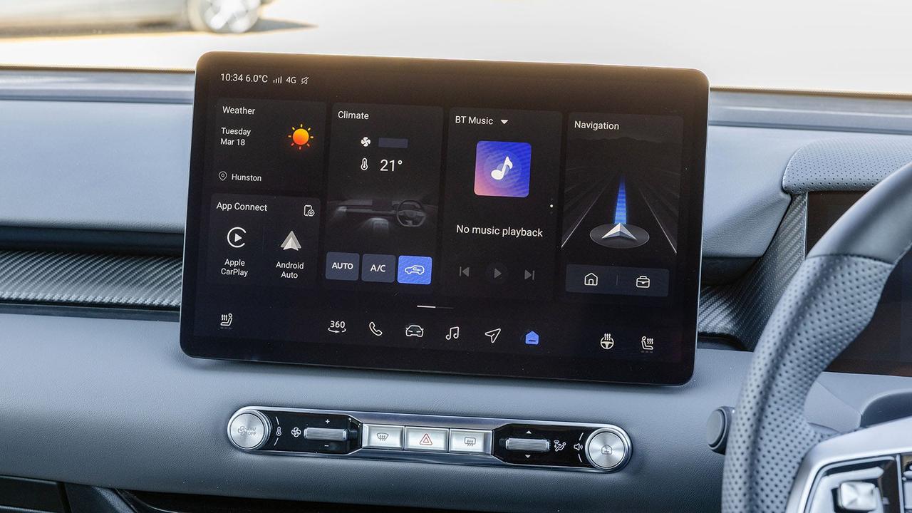 MGS5 EV review infotainment system