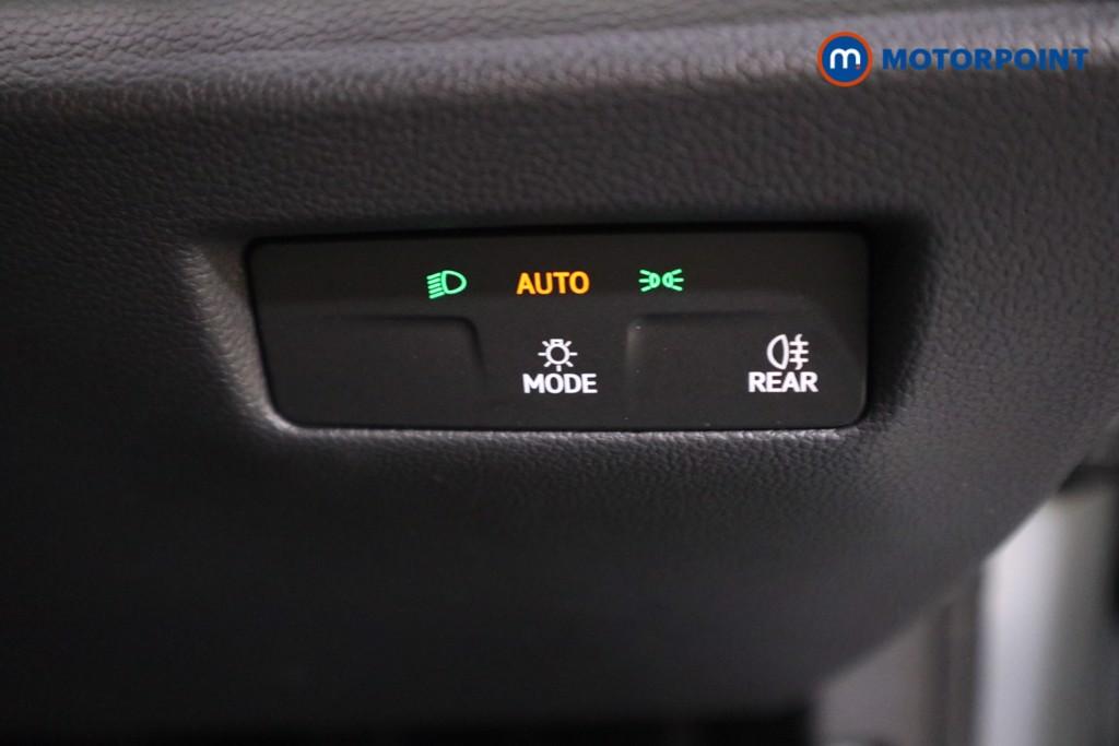 Volkswagen Passat Life Automatic Petrol Plug-In Hybrid Estate - Stock Number (1578117) - 8th supplementary image