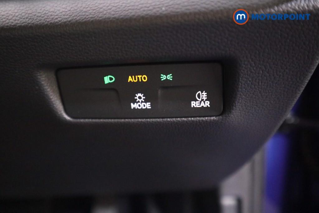 Volkswagen Passat Life Automatic Petrol Plug-In Hybrid Estate - Stock Number (1578154) - 8th supplementary image