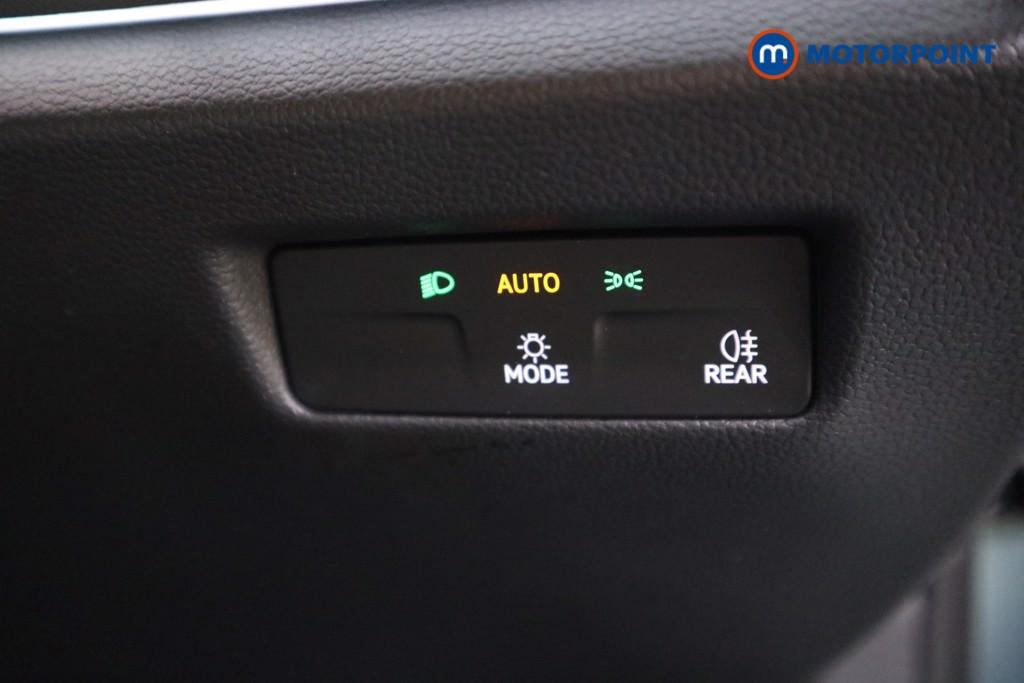 Volkswagen Passat Life Automatic Petrol Plug-In Hybrid Estate - Stock Number (1578098) - 8th supplementary image