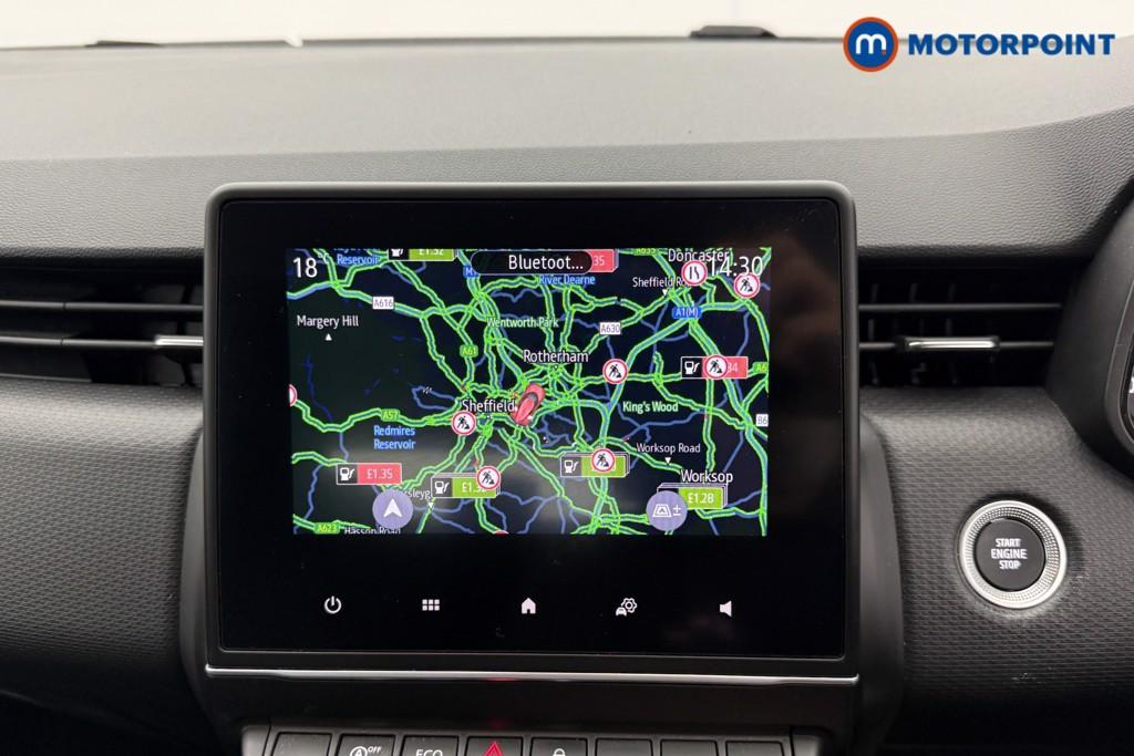 Renault Clio Iconic Manual Petrol Hatchback - Stock Number (1576721) - 8th supplementary image