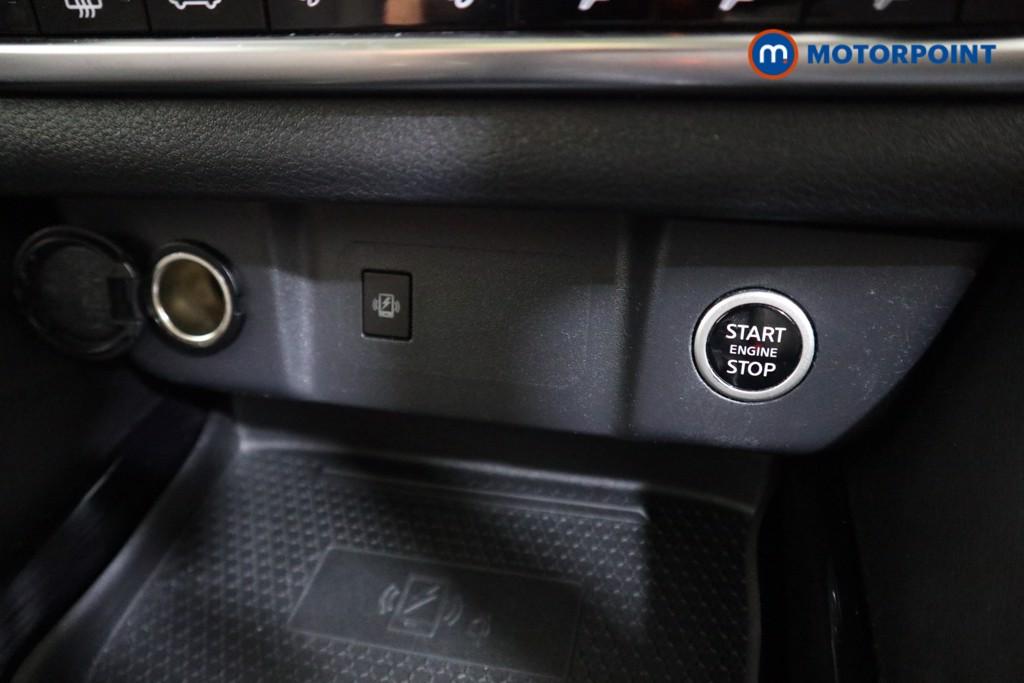 Nissan Qashqai Premiere Edition Manual Petrol SUV - Stock Number (1541644) - 8th supplementary image