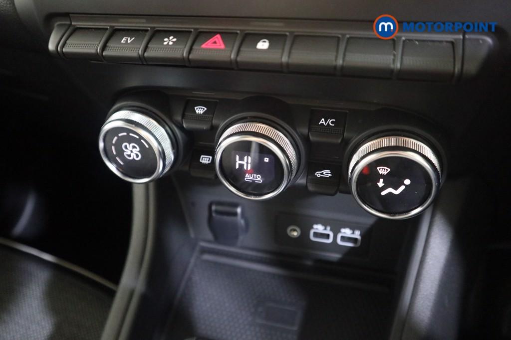 Renault Captur Techno Automatic Petrol Plug-In Hybrid SUV - Stock Number (1587698) - 8th supplementary image