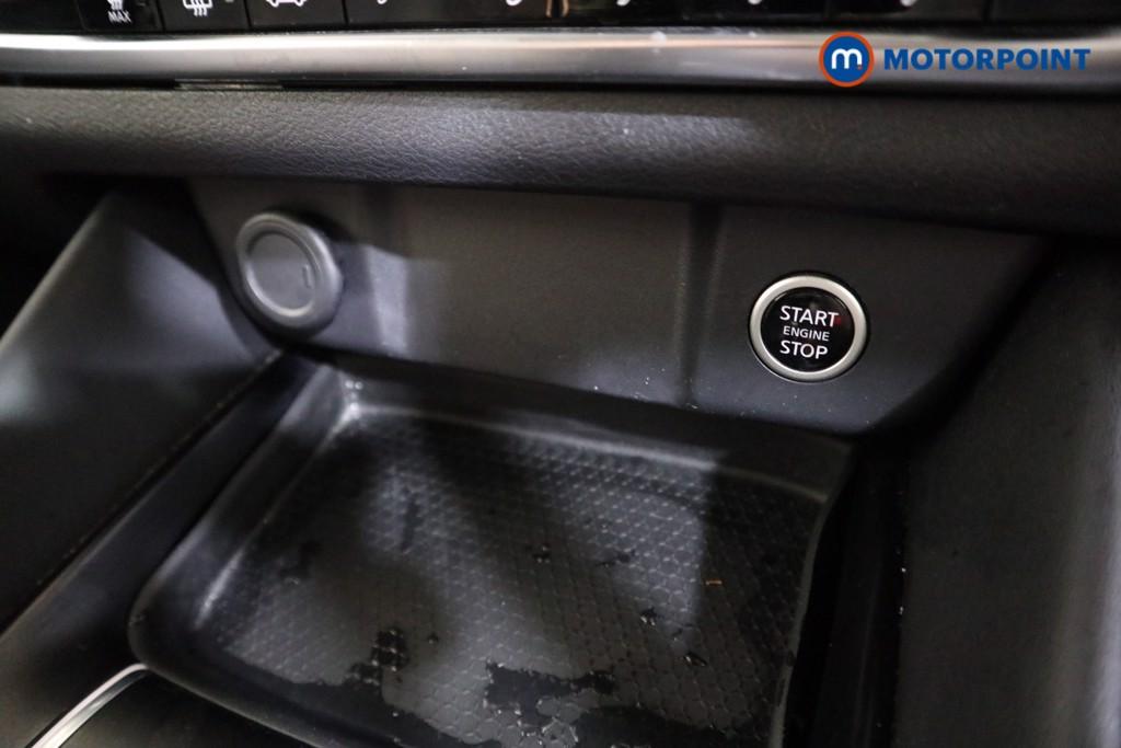 Nissan Qashqai N-Connecta Manual Petrol SUV - Stock Number (1591903) - 8th supplementary image