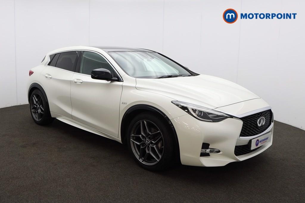 Infiniti Q30 Sport Automatic Diesel Hatchback - Stock Number (1572121) - Drivers side front corner