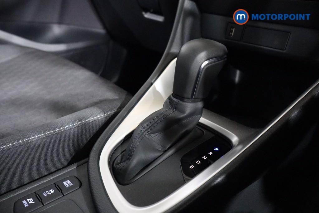 Toyota Yaris Design Automatic Petrol-Electric Hybrid Hatchback - Stock Number (1593273) - 8th supplementary image