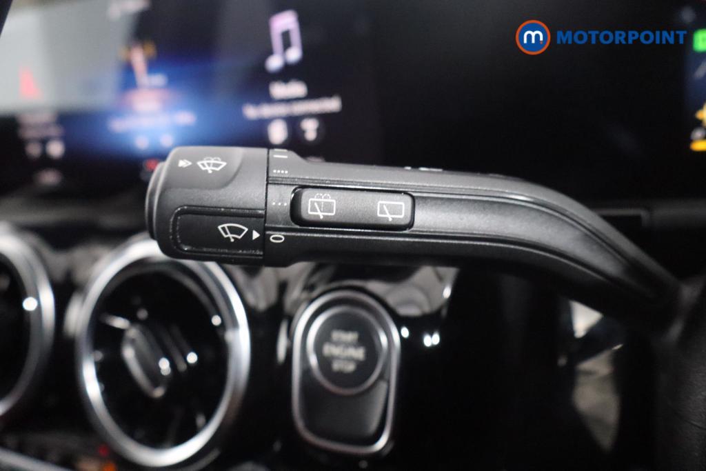 Mercedes-Benz GLA Exclusive Edition Automatic Petrol Plug-In Hybrid SUV - Stock Number (1585646) - 8th supplementary image