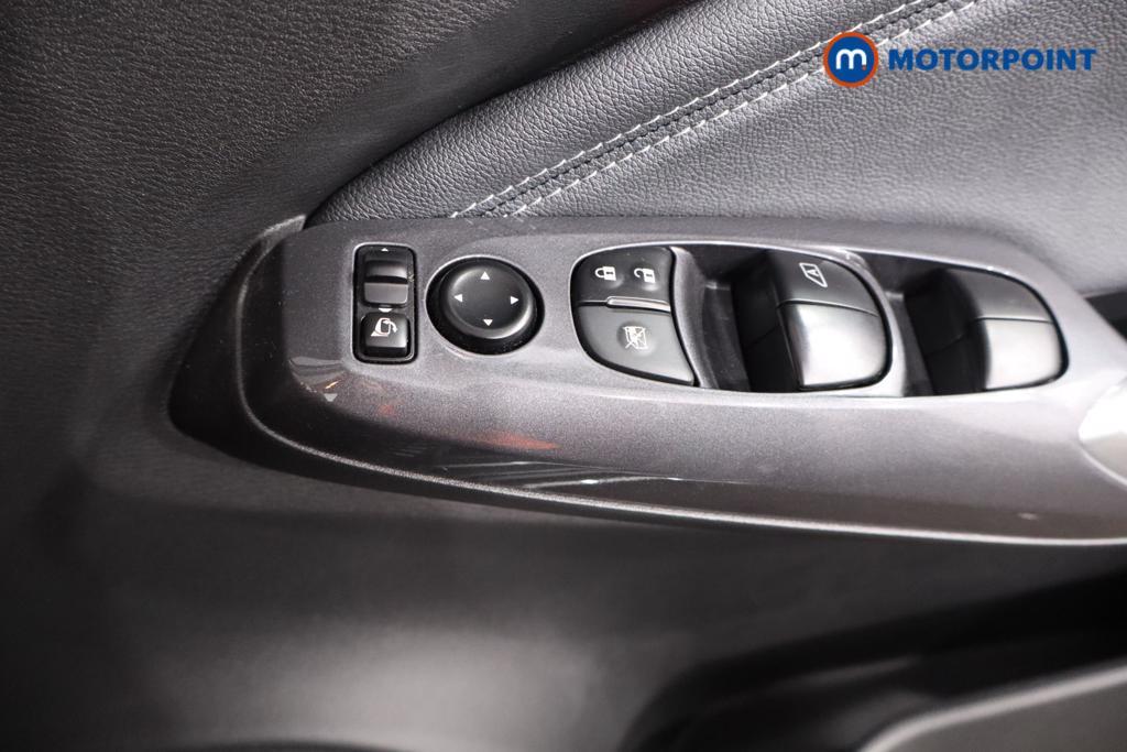 Nissan Juke Tekna Automatic Petrol SUV - Stock Number (1591718) - 8th supplementary image