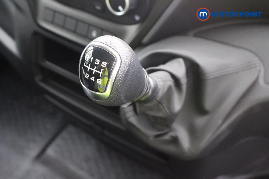 Iveco Daily Business Manual Diesel High Volume-High Roof Van - Stock Number (1597402) - Rear bumper