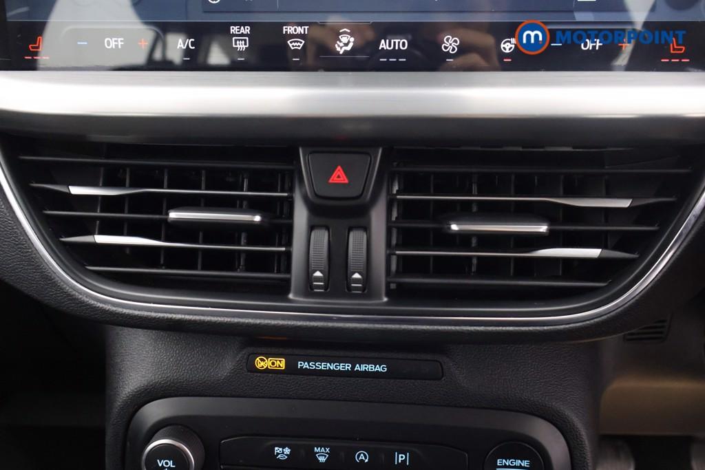 Ford Focus Titanium Manual Petrol Estate - Stock Number (1594015) - 8th supplementary image