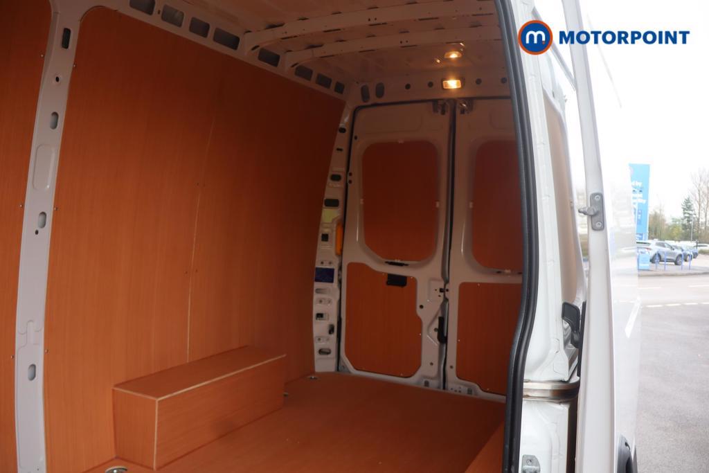 Iveco Daily Business Manual Diesel High Volume-High Roof Van - Stock Number (1597398) - 8th supplementary image