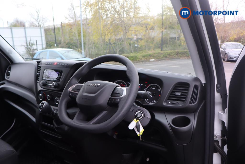 Iveco Daily Business Manual Diesel High Volume-High Roof Van - Stock Number (1597398) - Front bumper