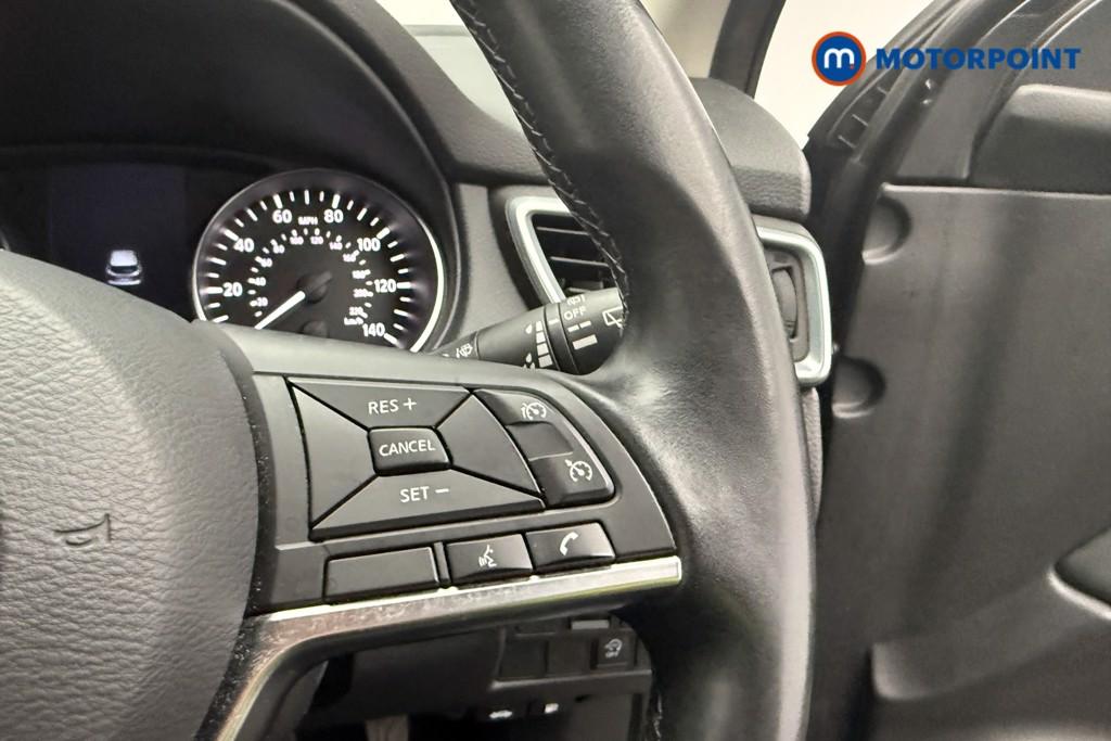 Nissan Qashqai N-Connecta Manual Petrol SUV - Stock Number (1599603) - 8th supplementary image