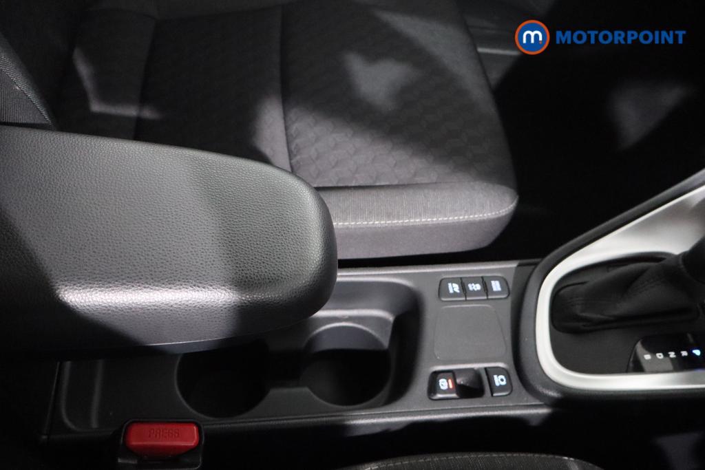 Toyota Yaris Icon Automatic Petrol-Electric Hybrid Hatchback - Stock Number (1597708) - 8th supplementary image