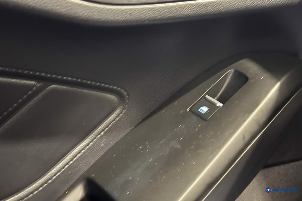 Ford Focus Titanium Vignale Manual Petrol Estate - Stock Number (1603300) - 8th supplementary image