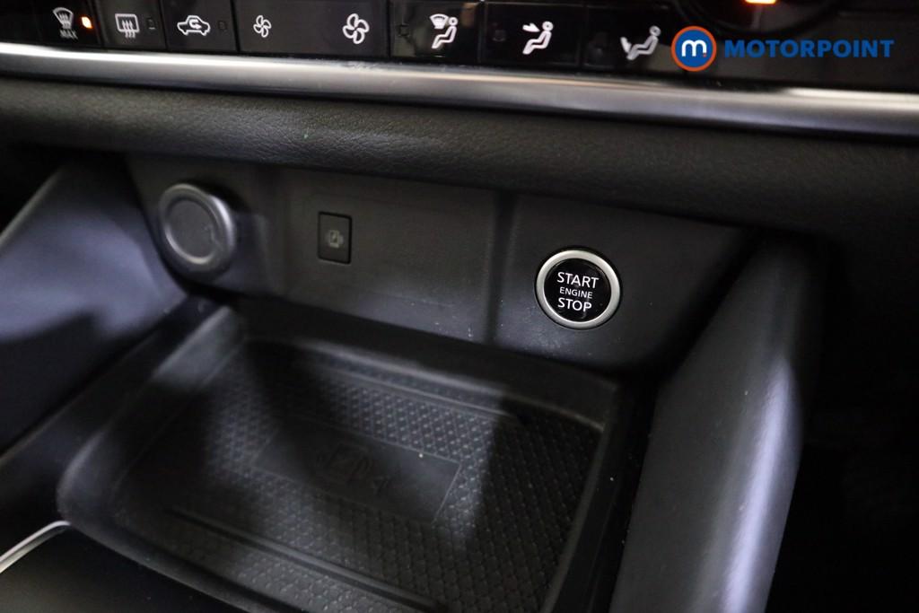 Nissan Qashqai Tekna Manual Petrol SUV - Stock Number (1598070) - 8th supplementary image