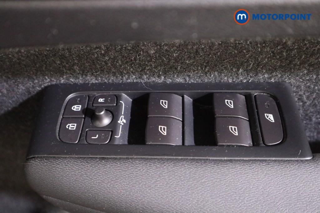 Volvo Xc40 R Design Manual Petrol SUV - Stock Number (1601498) - 8th supplementary image