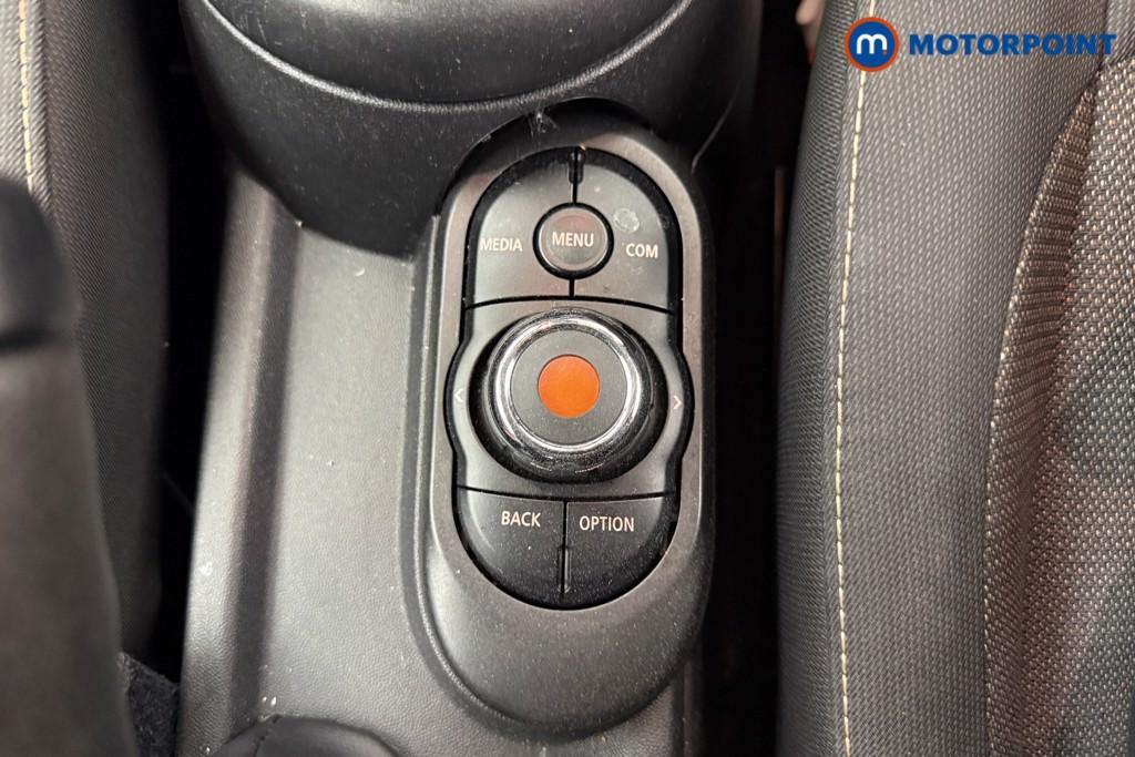 Mini Hatchback Cooper Classic Manual Petrol Hatchback - Stock Number (1601399) - 8th supplementary image