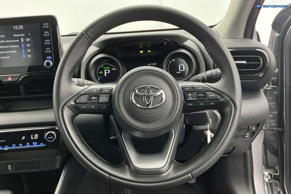 Toyota Yaris Design Automatic Petrol-Electric Hybrid Hatchback - Stock Number (1607803) - 8th supplementary image