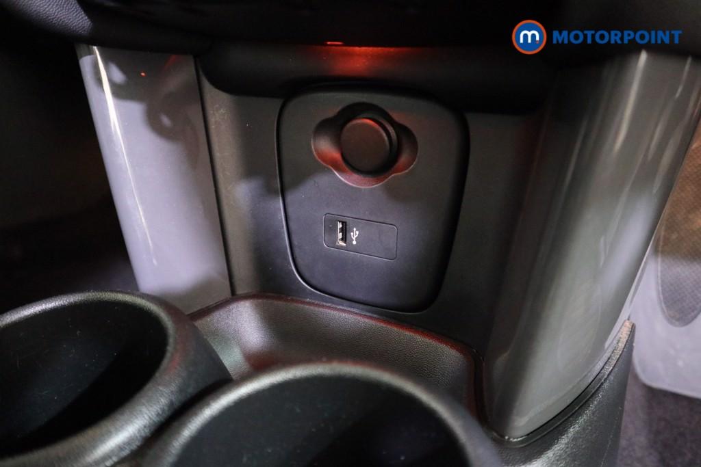 Mini Hatchback Cooper Classic Manual Petrol Hatchback - Stock Number (1623881) - 8th supplementary image