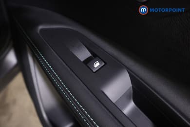 Peugeot 3008 Allure Automatic Petrol Plug-In Hybrid SUV - Stock Number (1610616) - 19th supplementary image