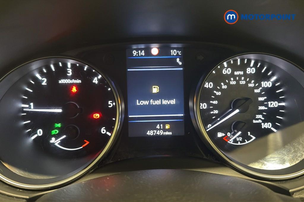 Nissan Qashqai N-Motion Manual Diesel SUV - Stock Number (1624650) - 8th supplementary image