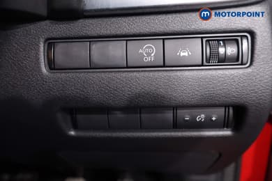 Nissan Qashqai N-Connecta Manual Petrol SUV - Stock Number (1634237) - 17th supplementary image