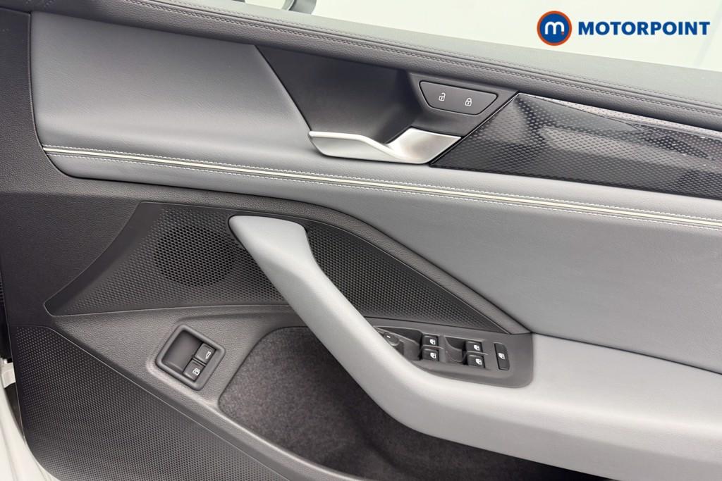 Volkswagen Passat Life Automatic Petrol Plug-In Hybrid Estate - Stock Number (1632943) - 8th supplementary image