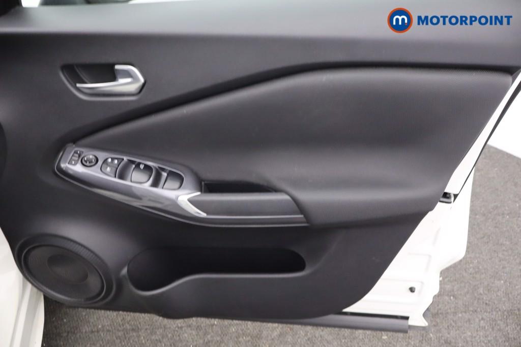 Nissan Juke Acenta Automatic Petrol SUV - Stock Number (1621523) - 8th supplementary image