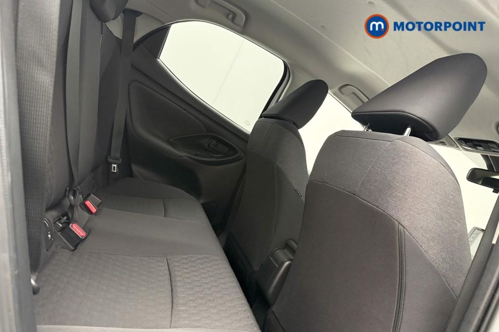 Toyota Yaris Design Automatic Petrol-Electric Hybrid Hatchback - Stock Number (1641654) - 8th supplementary image