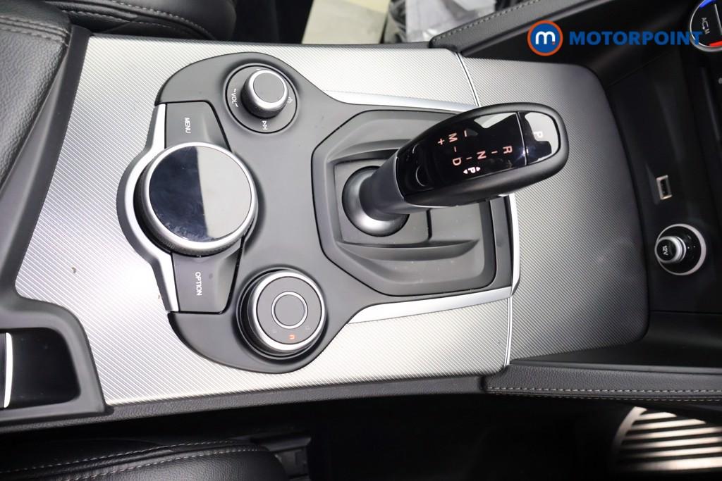 Alfa Romeo Stelvio Milano Automatic Petrol SUV - Stock Number (1641628) - 8th supplementary image