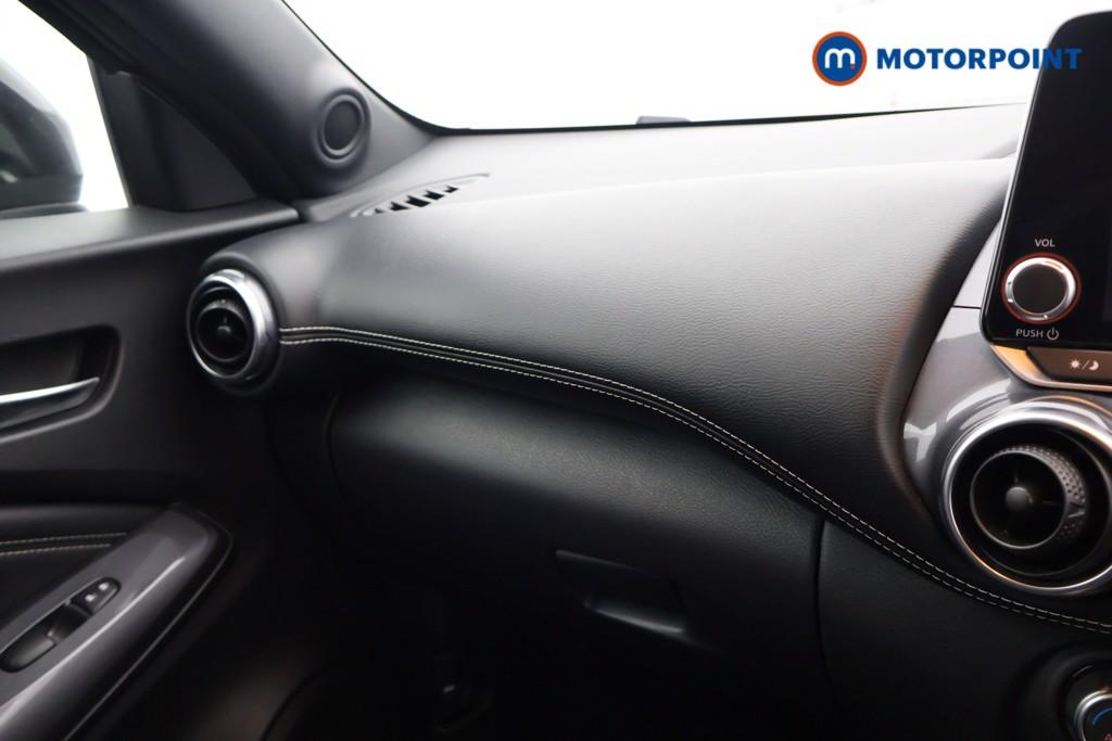 Nissan Juke N-Connecta Manual Petrol SUV - Stock Number (1635822) - 8th supplementary image