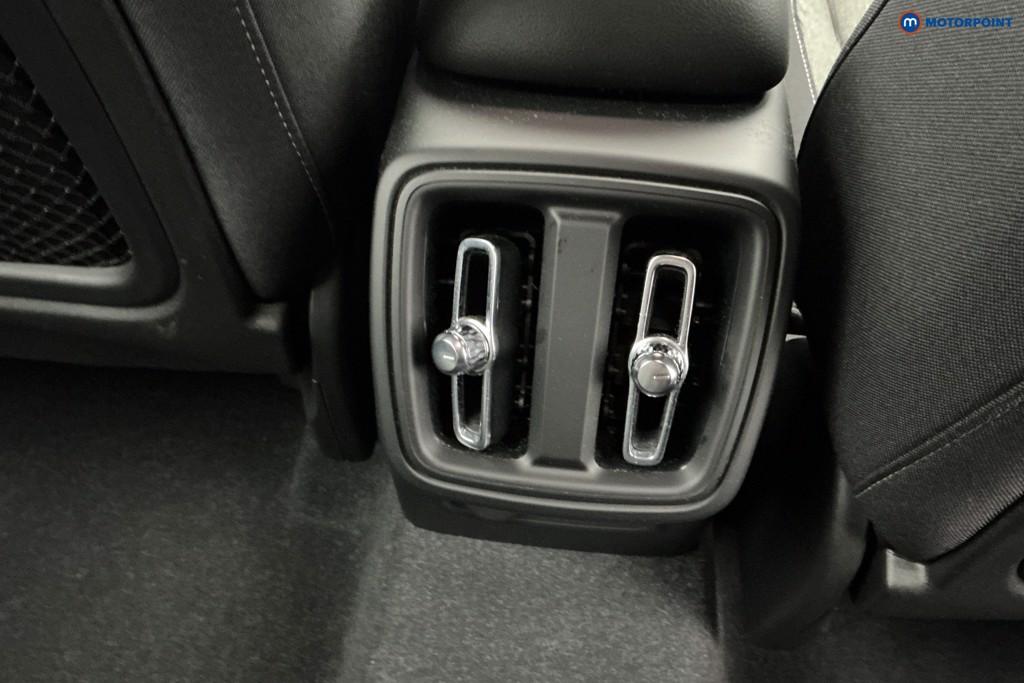 Volvo Xc40 Plus Automatic Petrol SUV - Stock Number (1643540) - 8th supplementary image