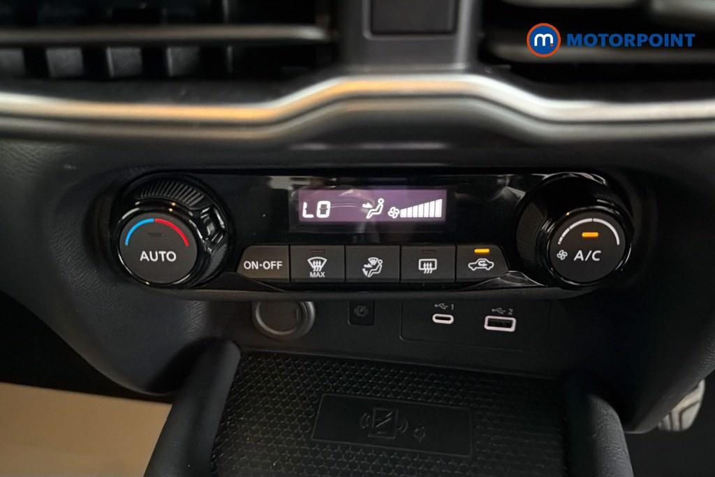 Nissan Juke N-Connecta Manual Petrol SUV - Stock Number (1642471) - 12th supplementary image