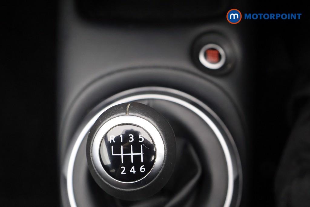 Nissan Juke N-Connecta Manual Petrol SUV - Stock Number (1644690) - 8th supplementary image