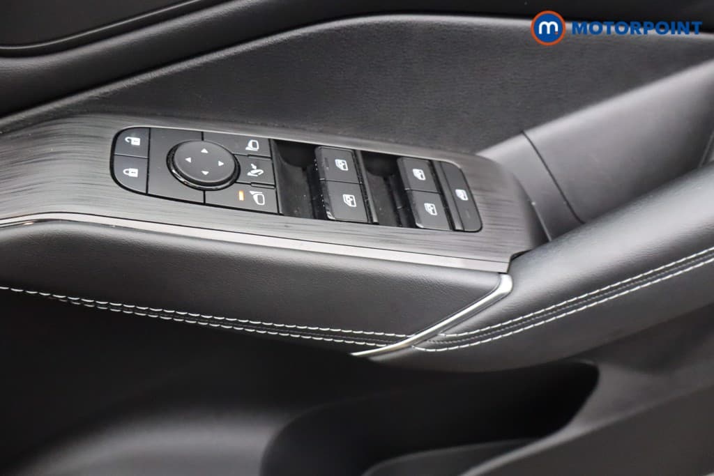 Nissan Qashqai N-Connecta Automatic Petrol-Electric Hybrid SUV - Stock Number (1644571) - 8th supplementary image