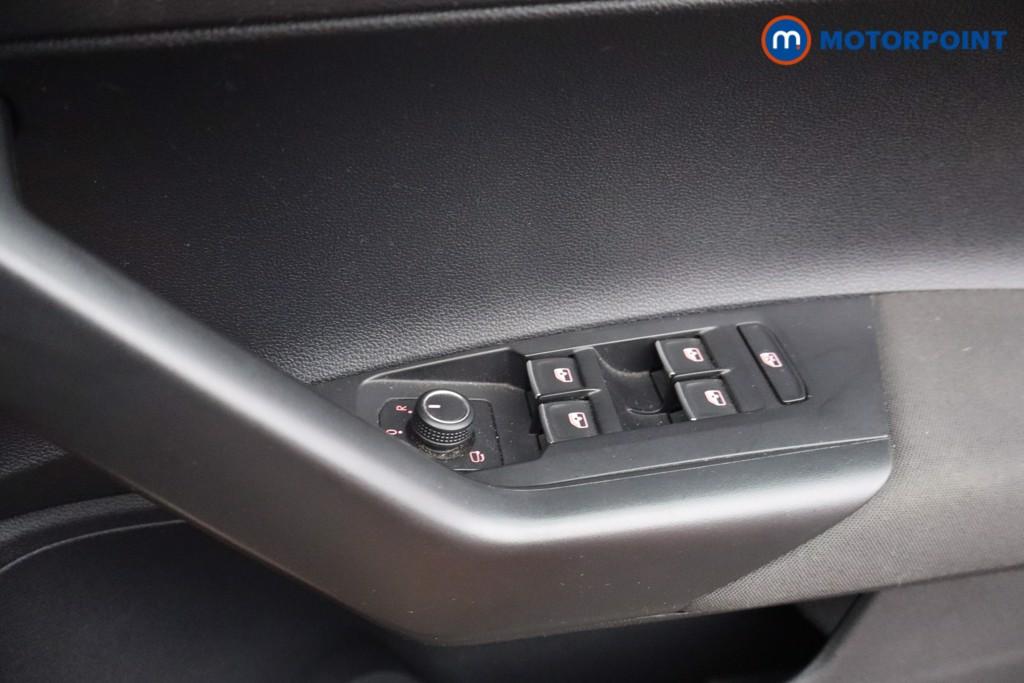 Volkswagen Polo R-Line Manual Petrol Hatchback - Stock Number (1646117) - 8th supplementary image