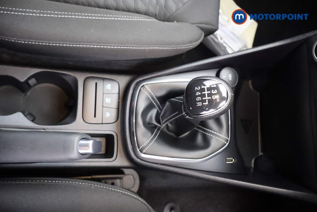 Ford Fiesta Titanium Manual Petrol Hatchback - Stock Number (1648354) - 8th supplementary image