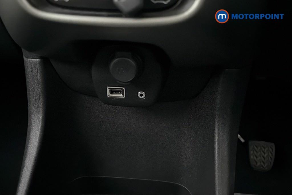 Toyota Aygo X-Play Manual Petrol Hatchback - Stock Number (1636610) - 17th supplementary image